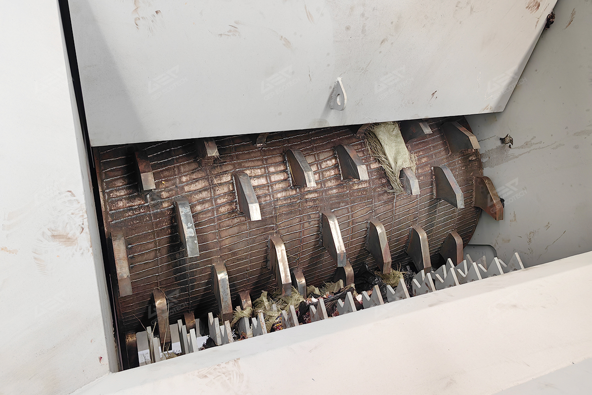 破袋机工作刀箱